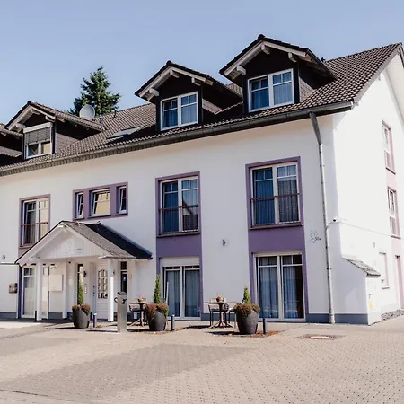 Kleine * Lahnau