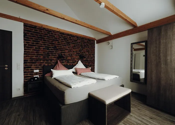 Kleine מלון Lahnau